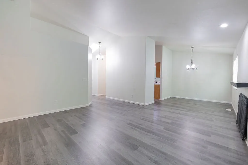 3 bed, 1665 sqft, $3,000 — Photo 2