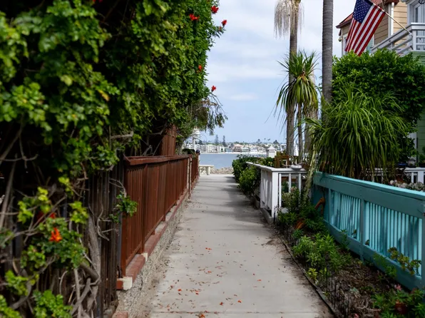 736 Seagirt Ct, San Diego, CA 92109