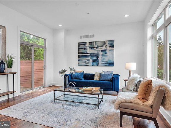 2nd image of 740 S Columbus Blvd Unit 15