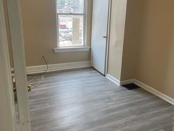 4th image of 1135 Lancaster Ave #B