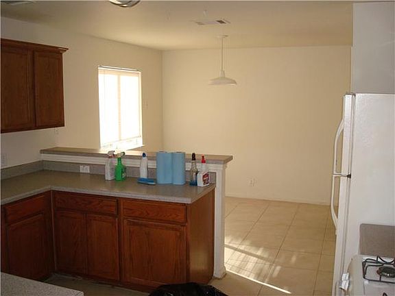 4th image of 808 Camino Real Dr