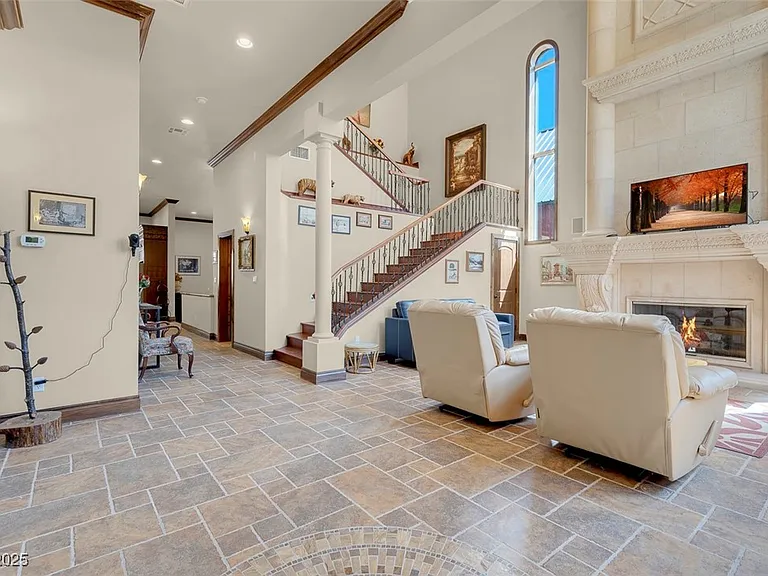 264 Crestview Dr — Photo 12