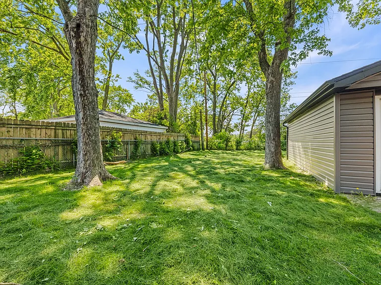 16752 Artesian Ave — Photo 15