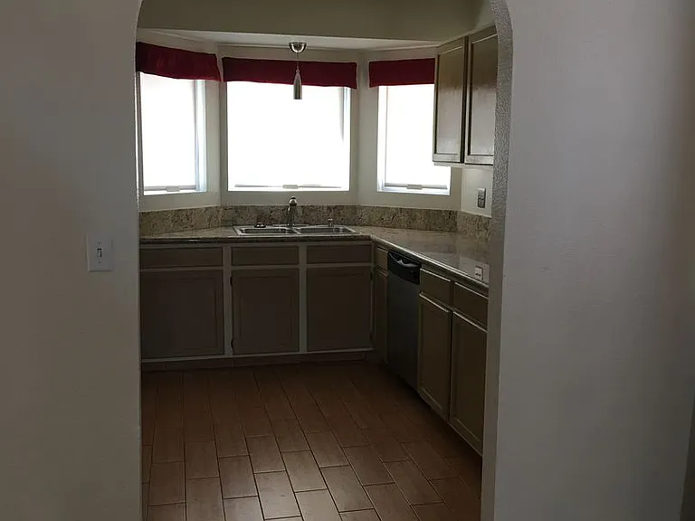 5395 Baileya Ave — Photo 4