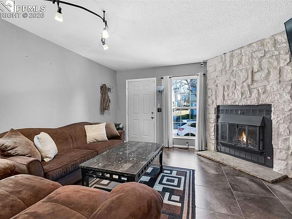 3rd image of 3643 Queen Anne Way