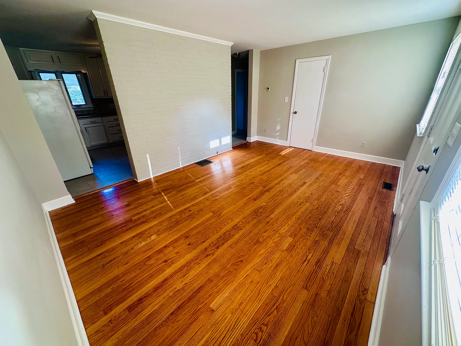 1101 Melrose St — Photo 3