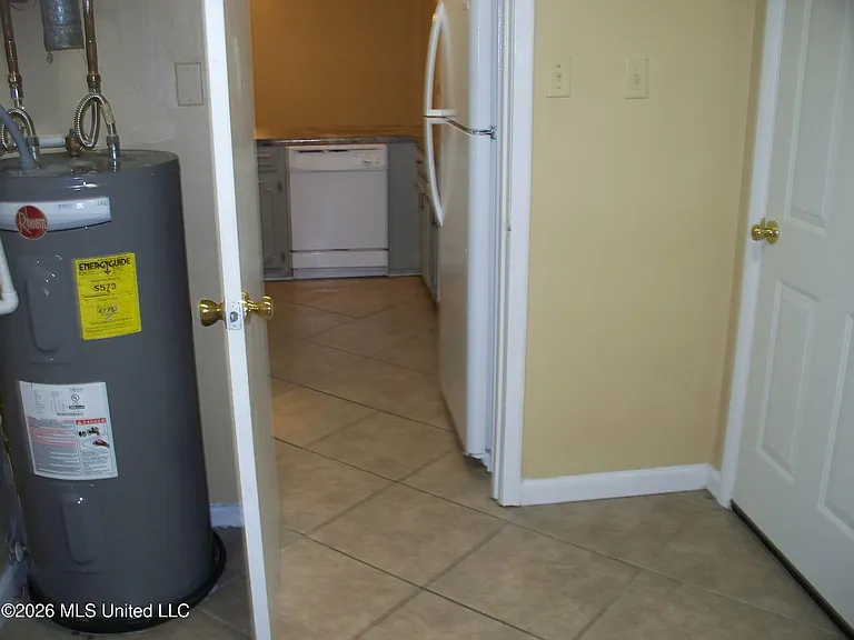 2712 Connor Dr — Photo 13