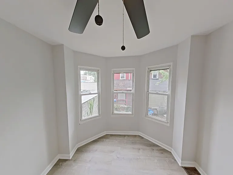868 E Locust Ave — Photo 8
