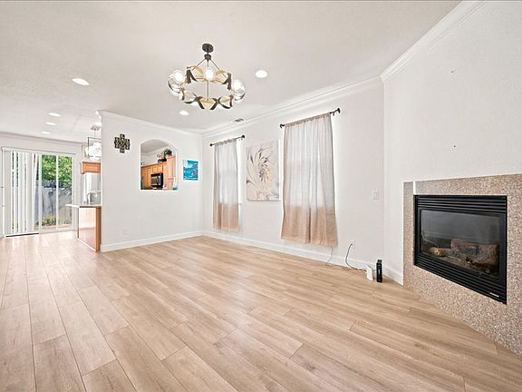 4th image of 9105 Echo Point Pl