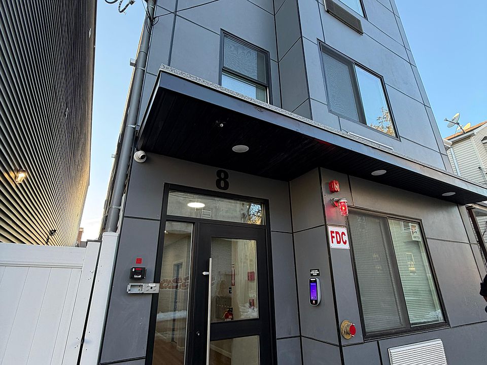 1st image of 8 Lake St #201