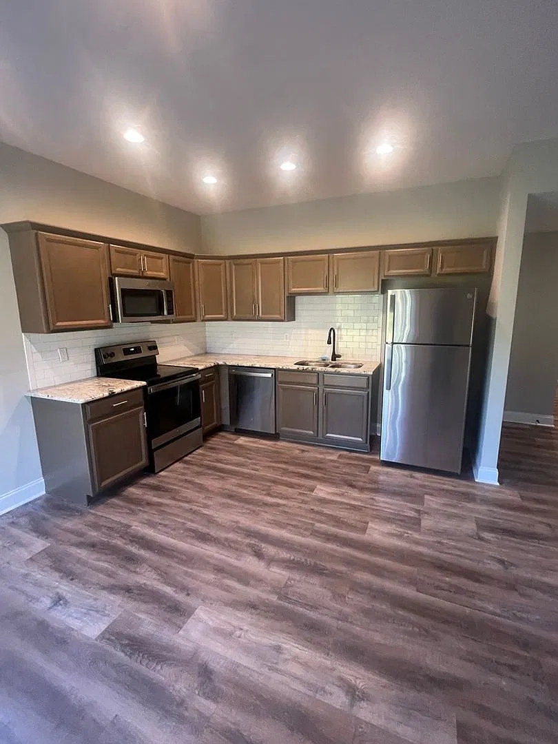 1221 Lockewood Drive Duplexes — Photo 3