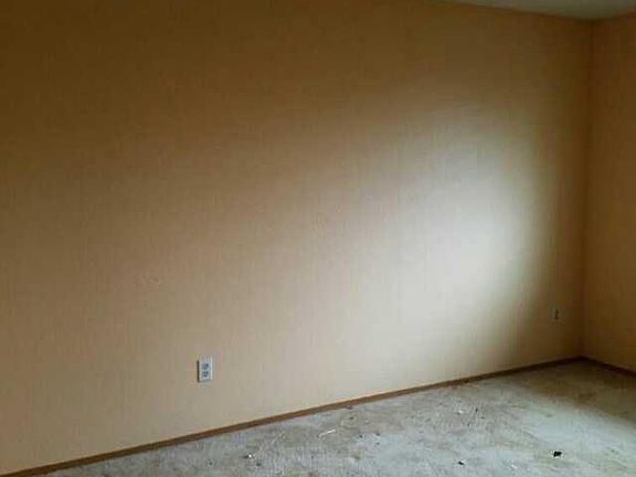 3rd image of 5059 37th St NE