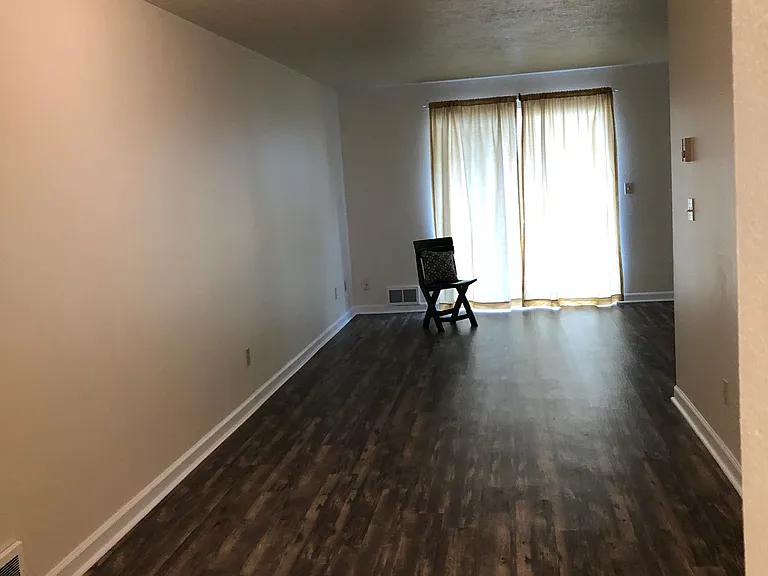376 Catron St N #1 — Photo 6
