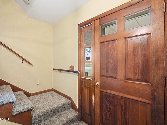 3rd image of 13439 Ash St