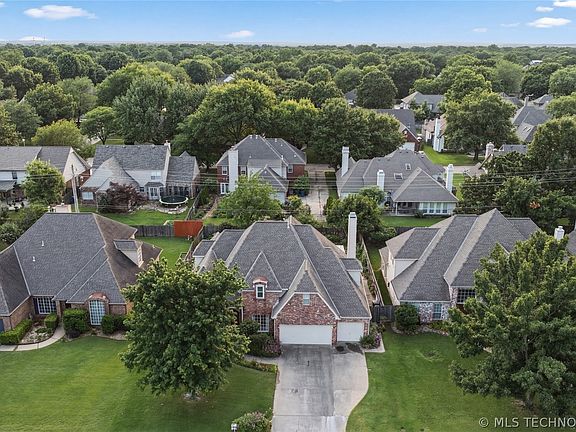4th image of 10238 S Hudson Pl