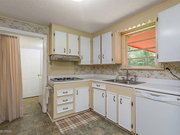 4th image of 3194 Herren Rd