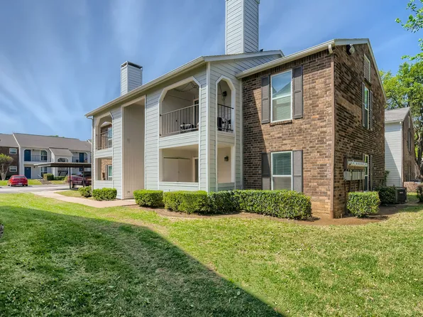 Villas At Waterchase