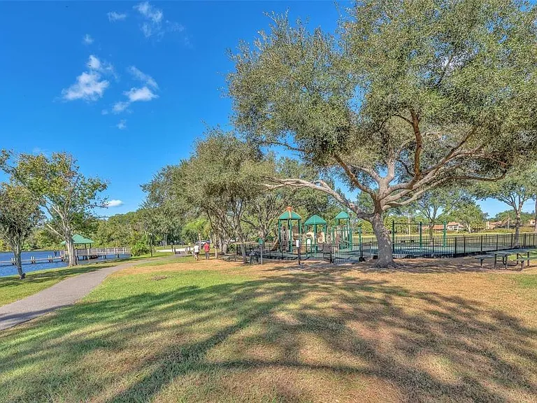 1702 Horseshoe Dr — Photo 40
