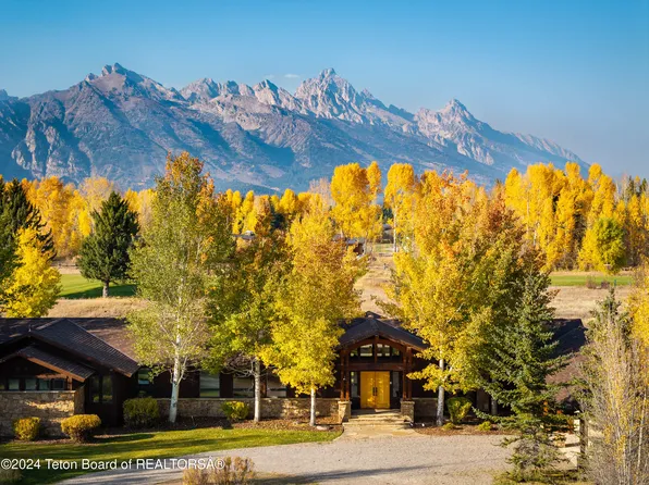 305 E Spruce Dr, Jackson, WY 83001