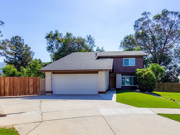 4th image of 1593 Camelot Dr