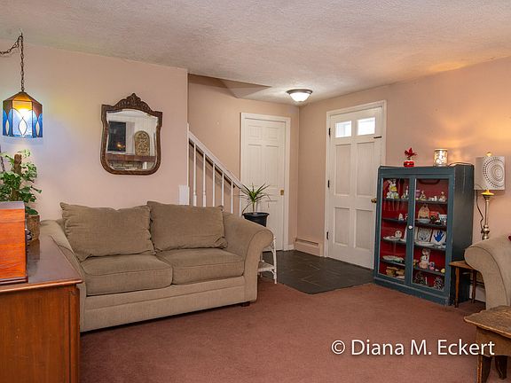 4th image of 2581 Rockhill Dr NE