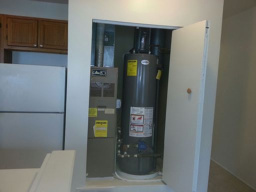5th image of 5530 N Winthrop Ave APT 203