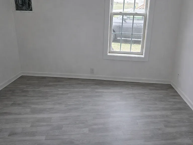 510 Thompson St — Photo 6