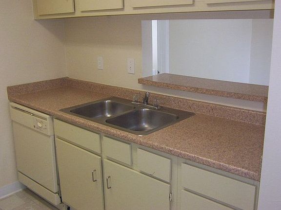 4th image of 9700 Glenfield Ct APT 207