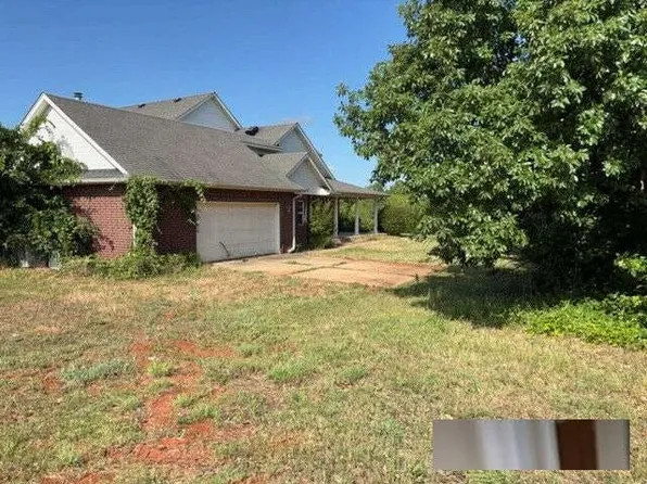 1075 S Morgan Rd, Blanchard, OK 73010