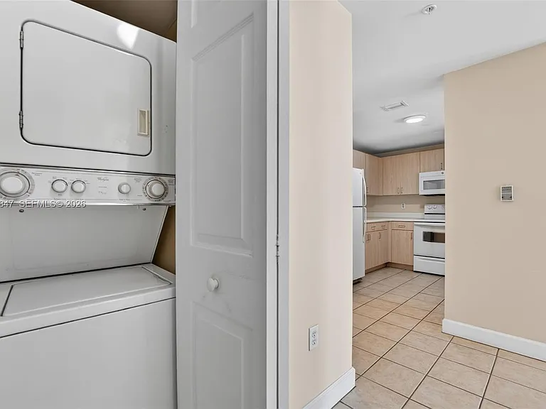 50 Menores Ave #507 — Photo 11