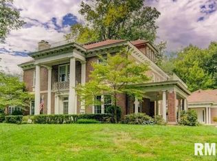 1809 S Wiggins Ave, Leland Grove, IL 62704