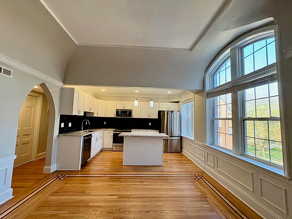2nd image of 7546 Byron Pl #3W