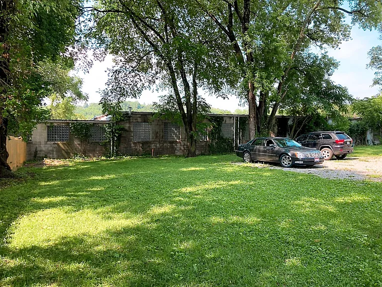 (Exterior|Stafford Street|Triplex): Backyard