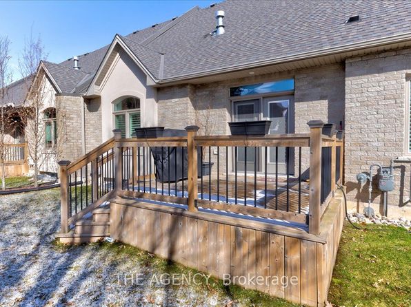 5 Wood Haven Dr #302, Tillsonburg, ON N4G 0A8