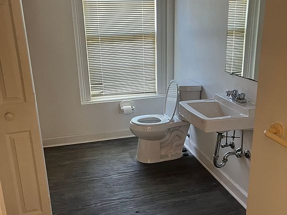 3rd image of 418 Barnwell Ave NW APT 4