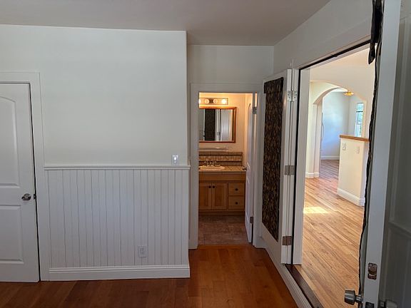 5th image of 429 Dufour St