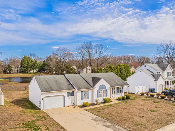 333 Copperfield Dr, Williamstown, NJ 08094