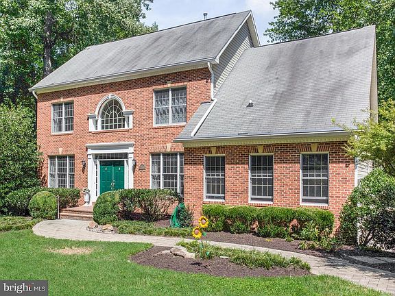 2nd image of 3539 Ashland Dr
