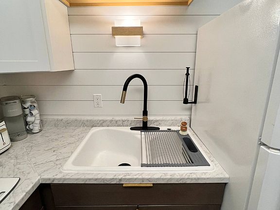4th image of 919 S Cobb St #4