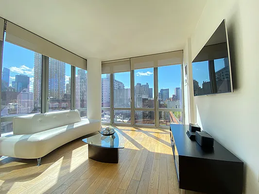 Rented by R New York | media 42