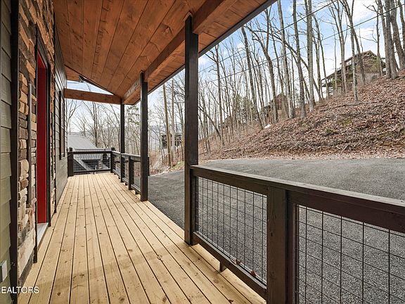 5th image of 2609 Whipoorwill Hill Way
