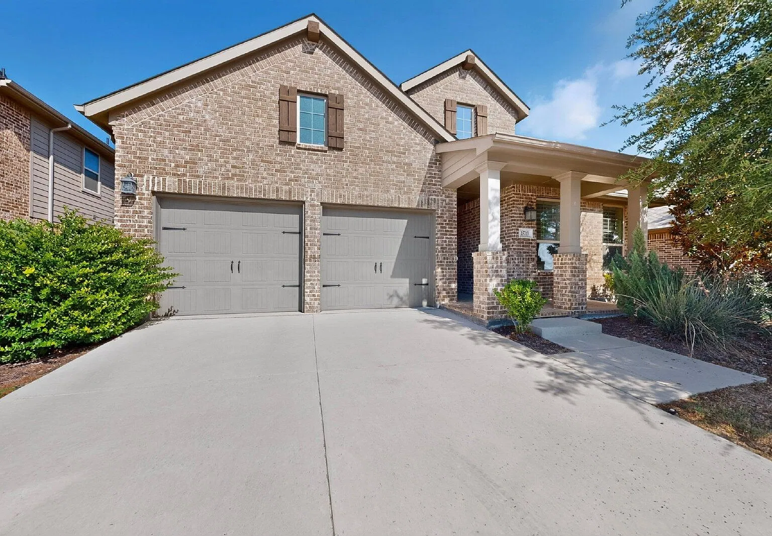 4 bed, 3.0 bath, 2926 sqft, $3,200 — Photo 1