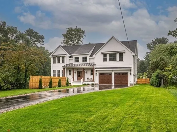 9 Beacon St, Bedford, MA 01730