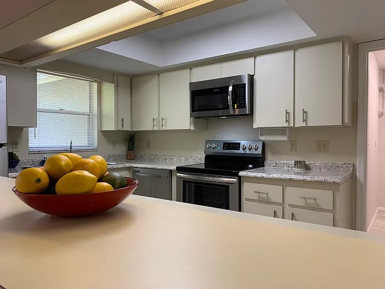 2193 Cork Oak St E — Photo 10