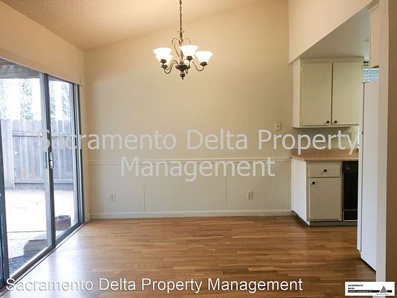 4th image of 2791 Betty Way