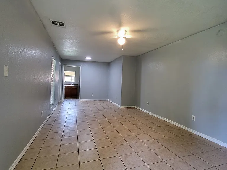 1613 Walton Walker Dr #A — Photo 5