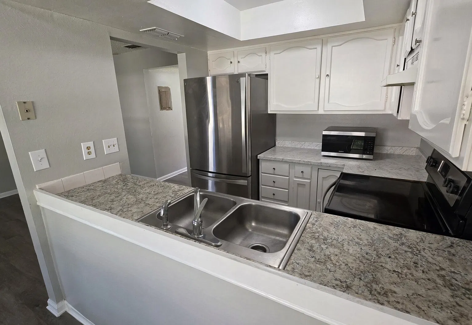 1802 Barton Dr — Photo 4