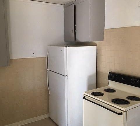 4th image of 5706 S Benton Ave