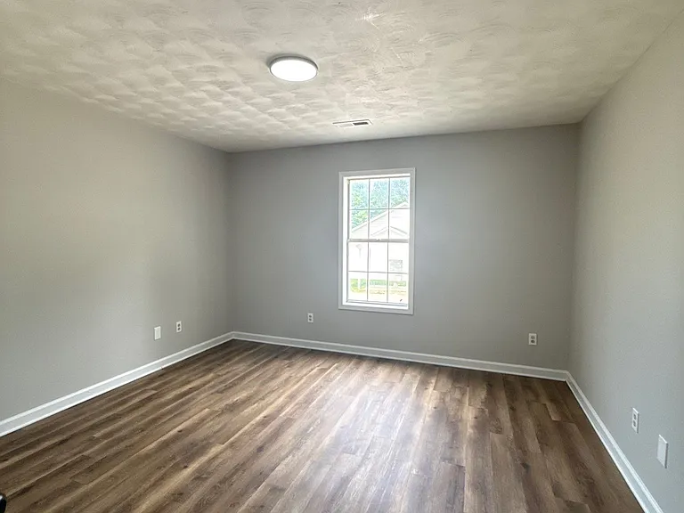 144 Sarah Cir #15 — Photo 9