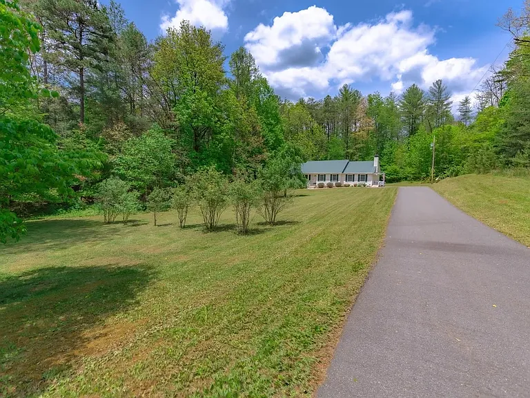 163 Johns Ridge Rd — Photo 3
